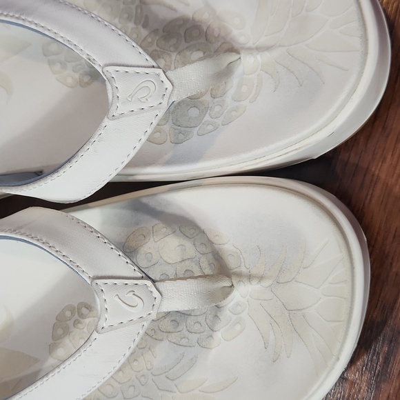 Olukai White Womens Flip Flop Sandals - Picture 2 of 5